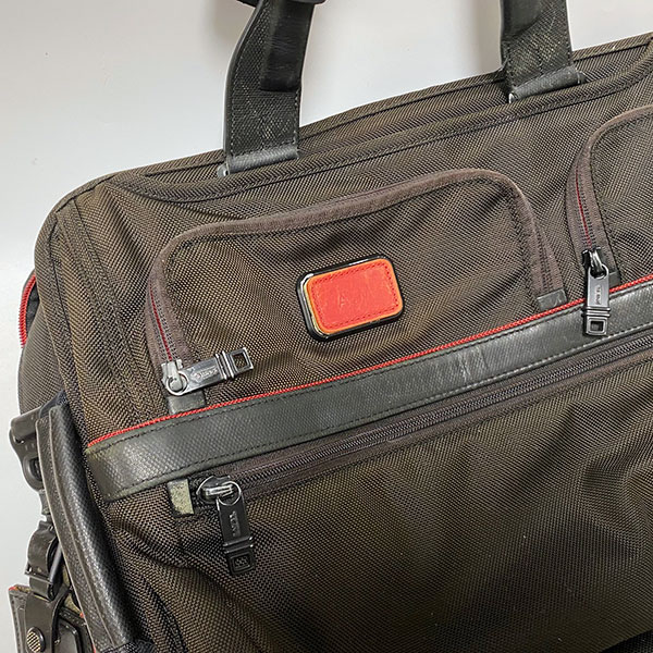 TUMI ナイロン 色あせ