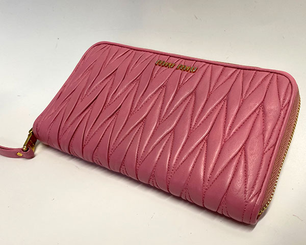 ミュウ ミュウ 財布 メンテナンス・染め直し施工後（After）